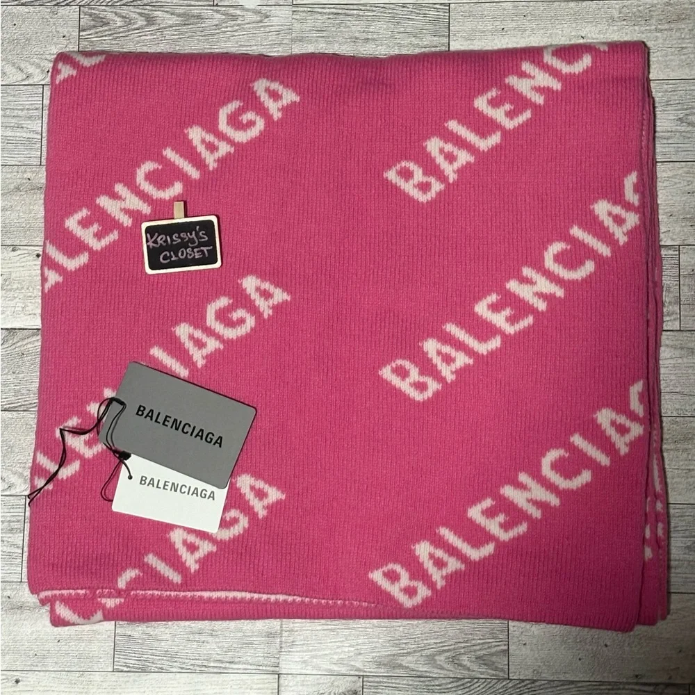 💯 Authentic Balenciaga Pink and White Wool Blend Muffler Scarf NWT - Picture 8 of 8